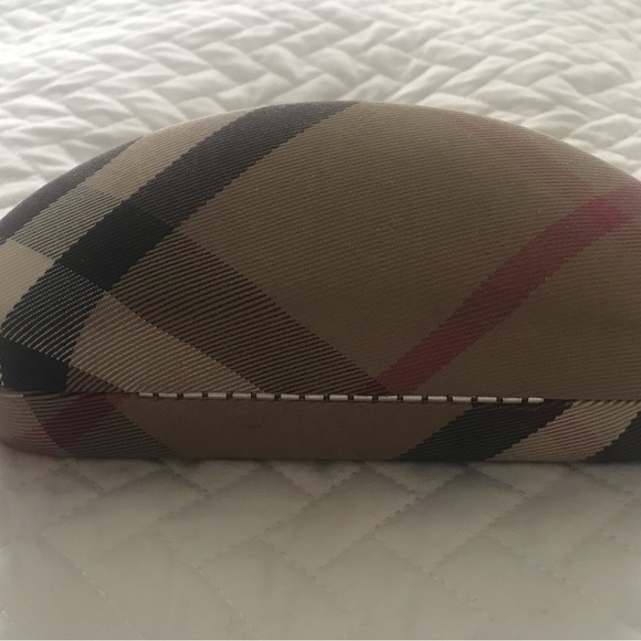 Burberry Eyeglass Case - Picture 6 of 6